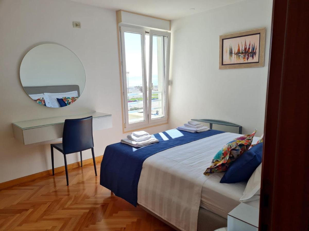 Seaside Apartment Gold 1Row Split Kültér fotó